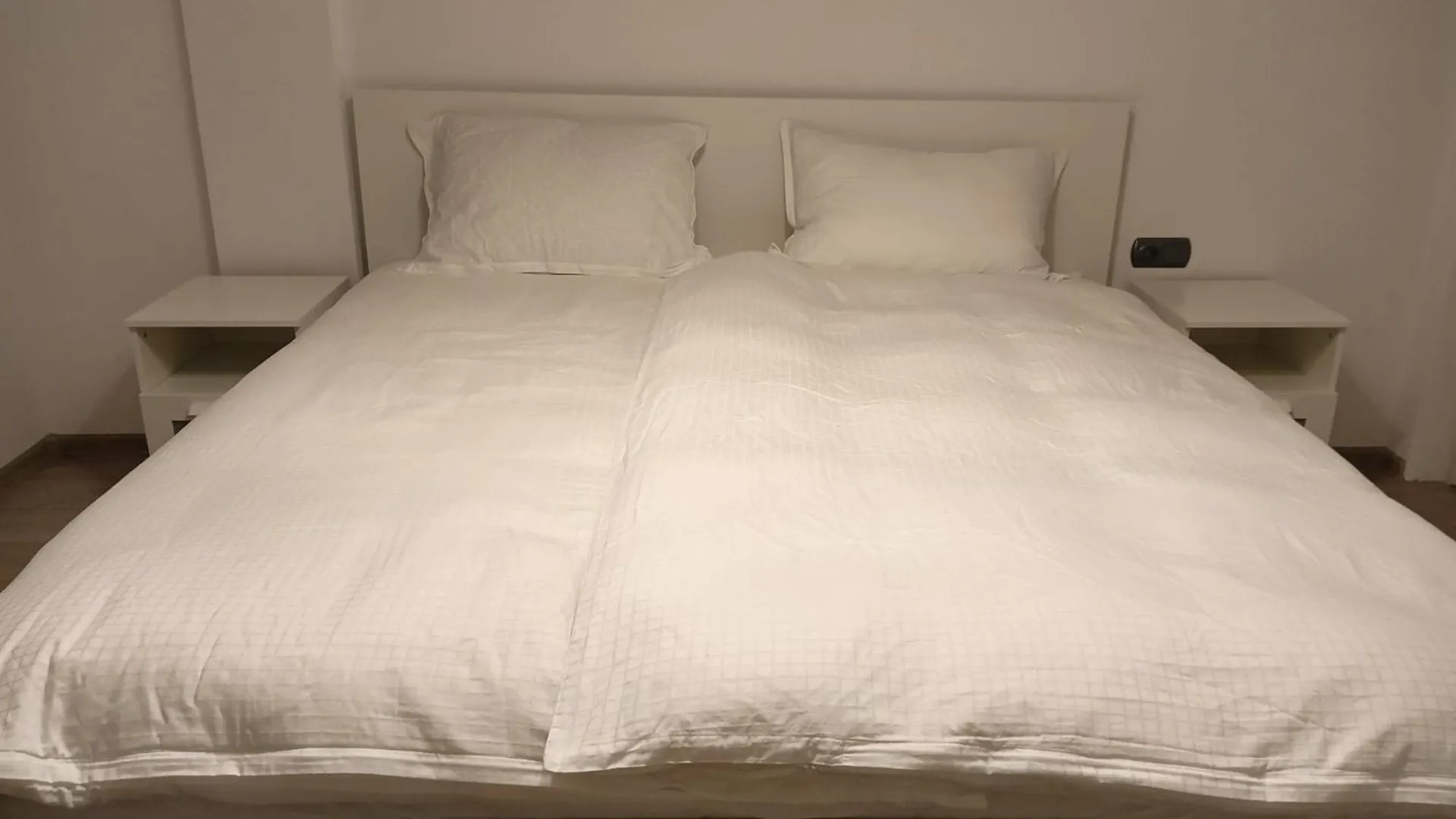 My Place In Sofia - Top Center - 2 Bedrooms - Self Check-In 0*,  Болгария